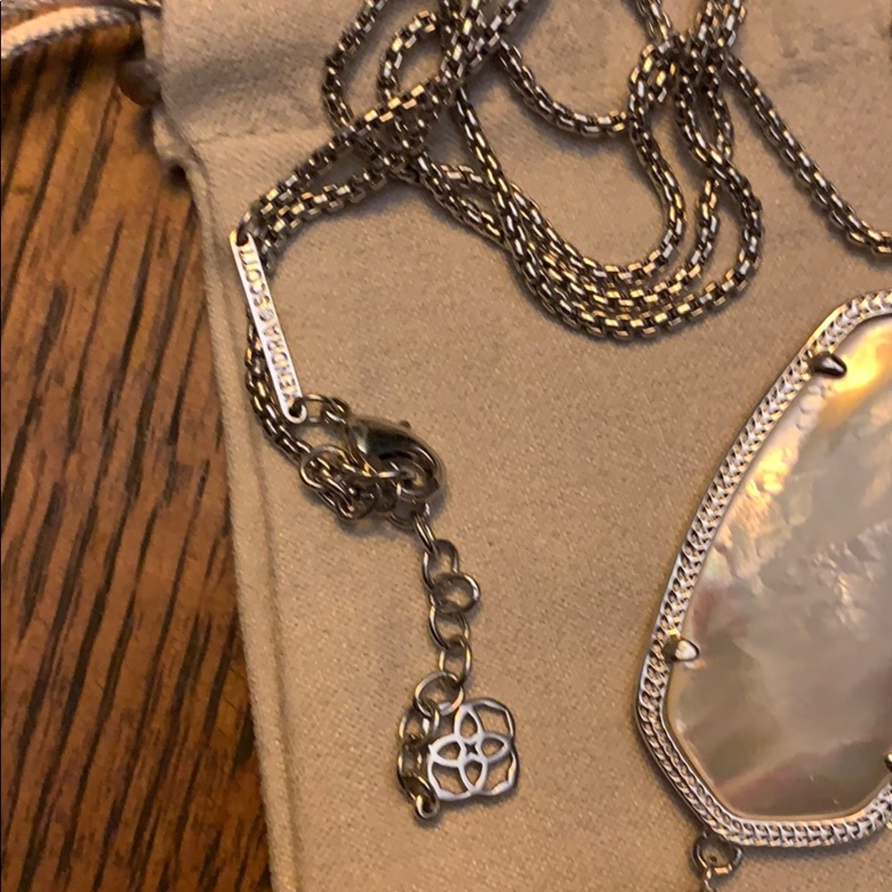 Kendra Scott Rayne necklace - Picture 3 of 5